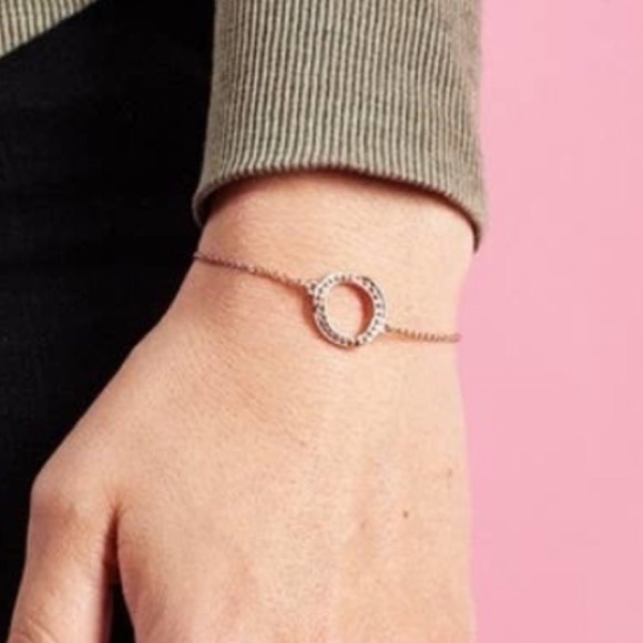 NWT ADORE’s Signature Organic Circle Rose Gold Swarovski Crystal Bracelet - Picture 3 of 3